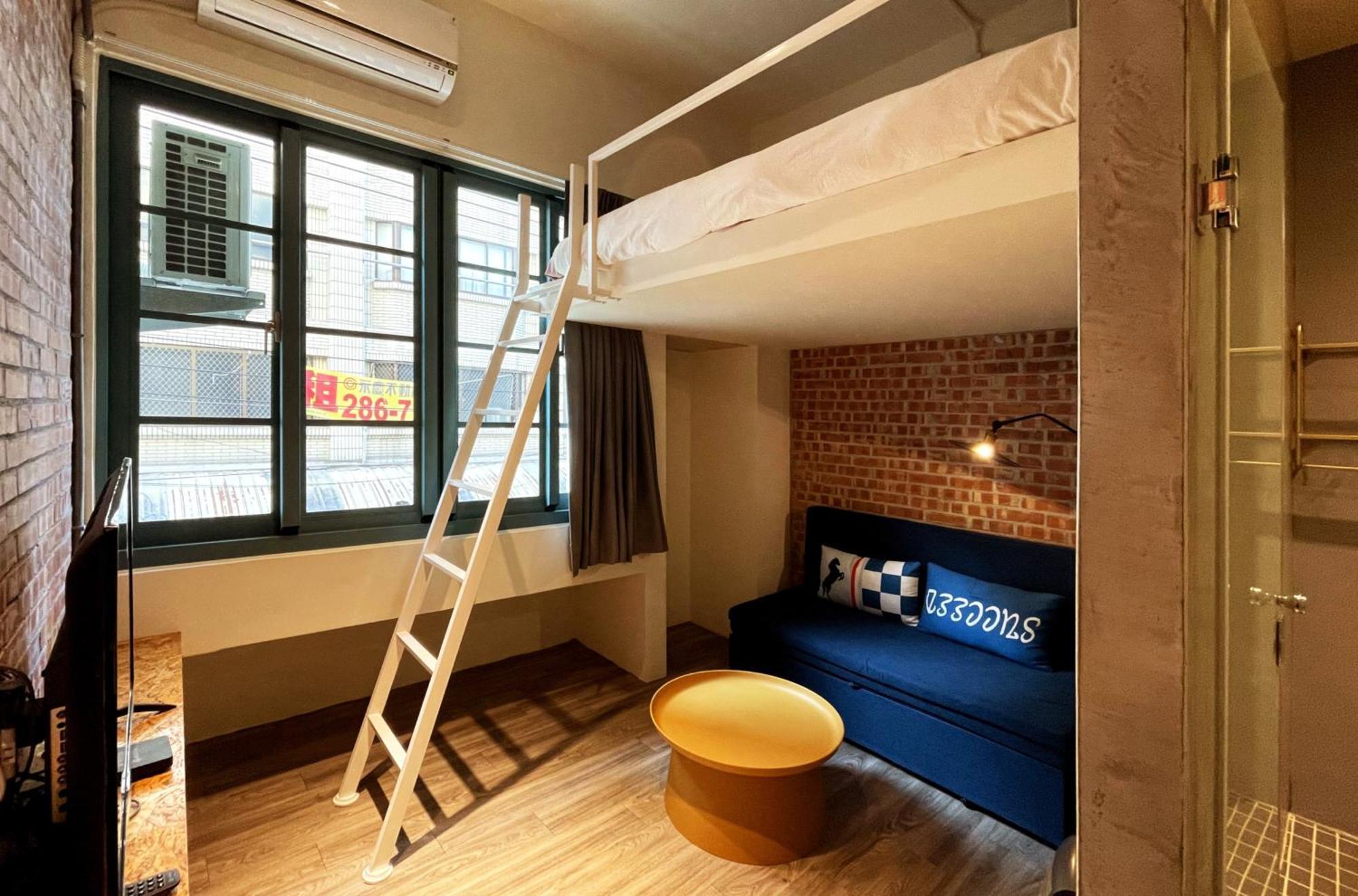 Funtime Hostel Цзяи Экстерьер фото