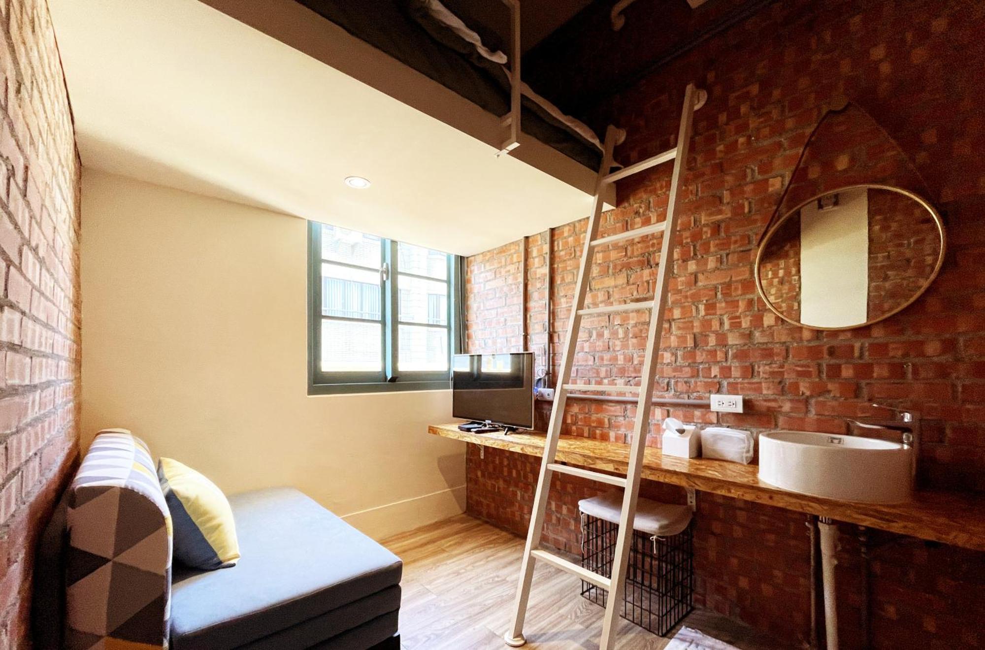 Funtime Hostel Цзяи Экстерьер фото